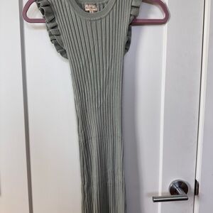 Hem & Thread Ribbed Knit Top in Light Gray